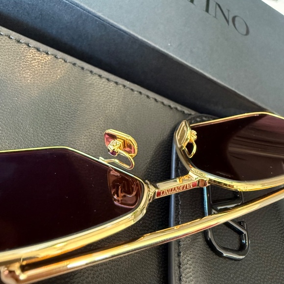 Valentino V-SEI VLS 111B 58 Sunglasses Titanium - Picture 14 of 16